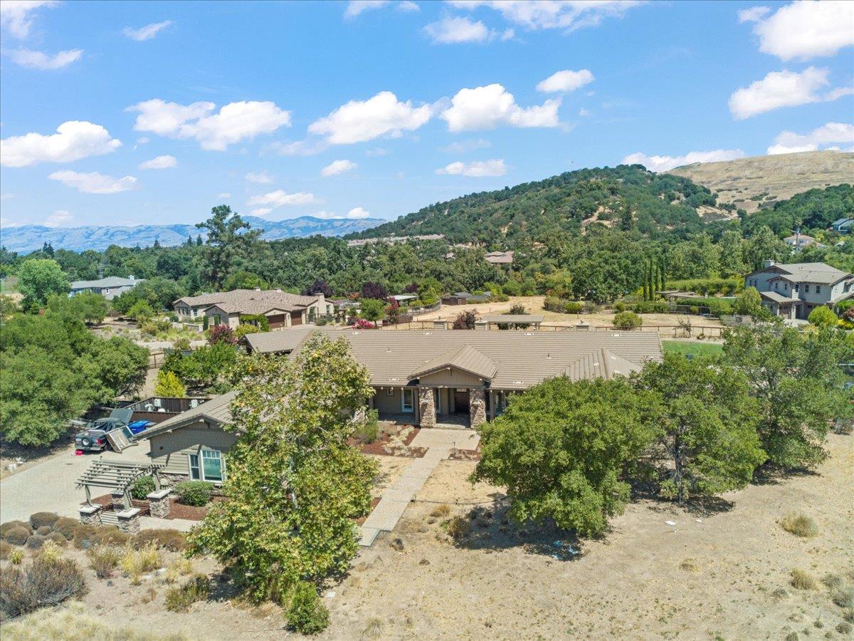 Detail Gallery Image 79 of 86 For 286 Mountain Laurel Ln, Los Gatos,  CA 95032 - 6 Beds | 5/1 Baths