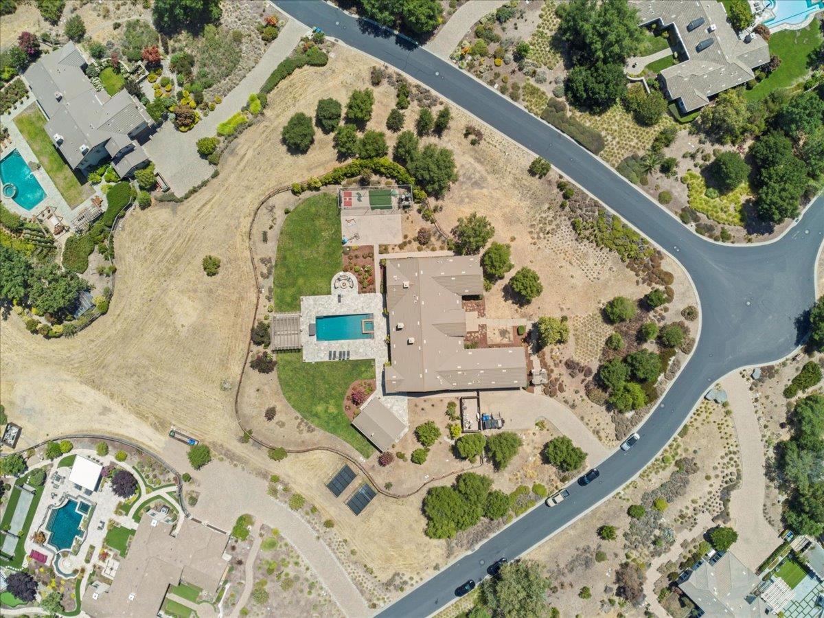 Detail Gallery Image 80 of 86 For 286 Mountain Laurel Ln, Los Gatos,  CA 95032 - 6 Beds | 5/1 Baths