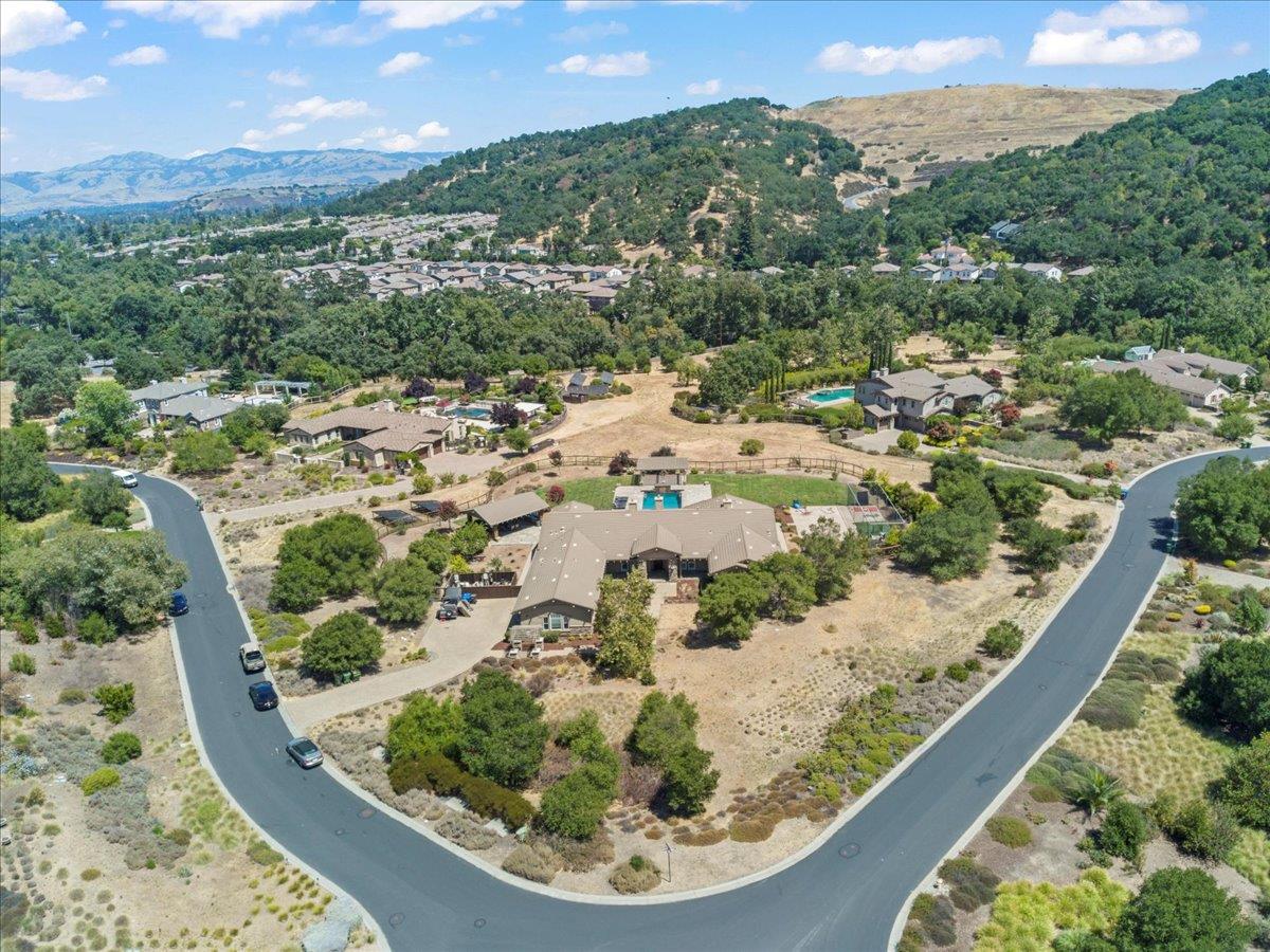 Detail Gallery Image 81 of 86 For 286 Mountain Laurel Ln, Los Gatos,  CA 95032 - 6 Beds | 5/1 Baths