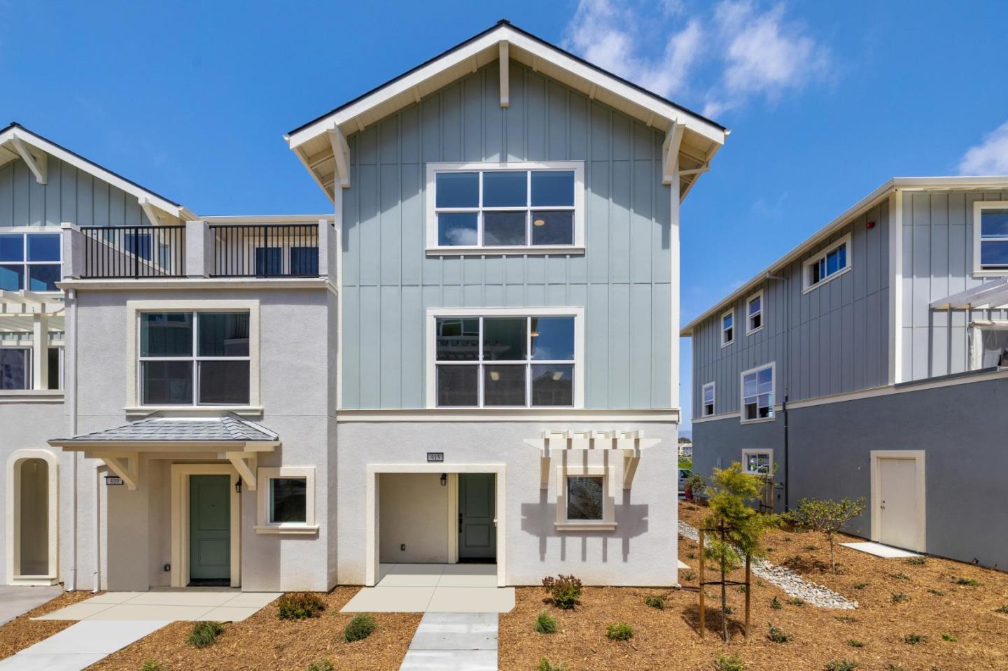 Detail Gallery Image 1 of 24 For 130 Skyline Vista Way, Watsonville,  CA 95076 - 3 Beds | 3/1 Baths
