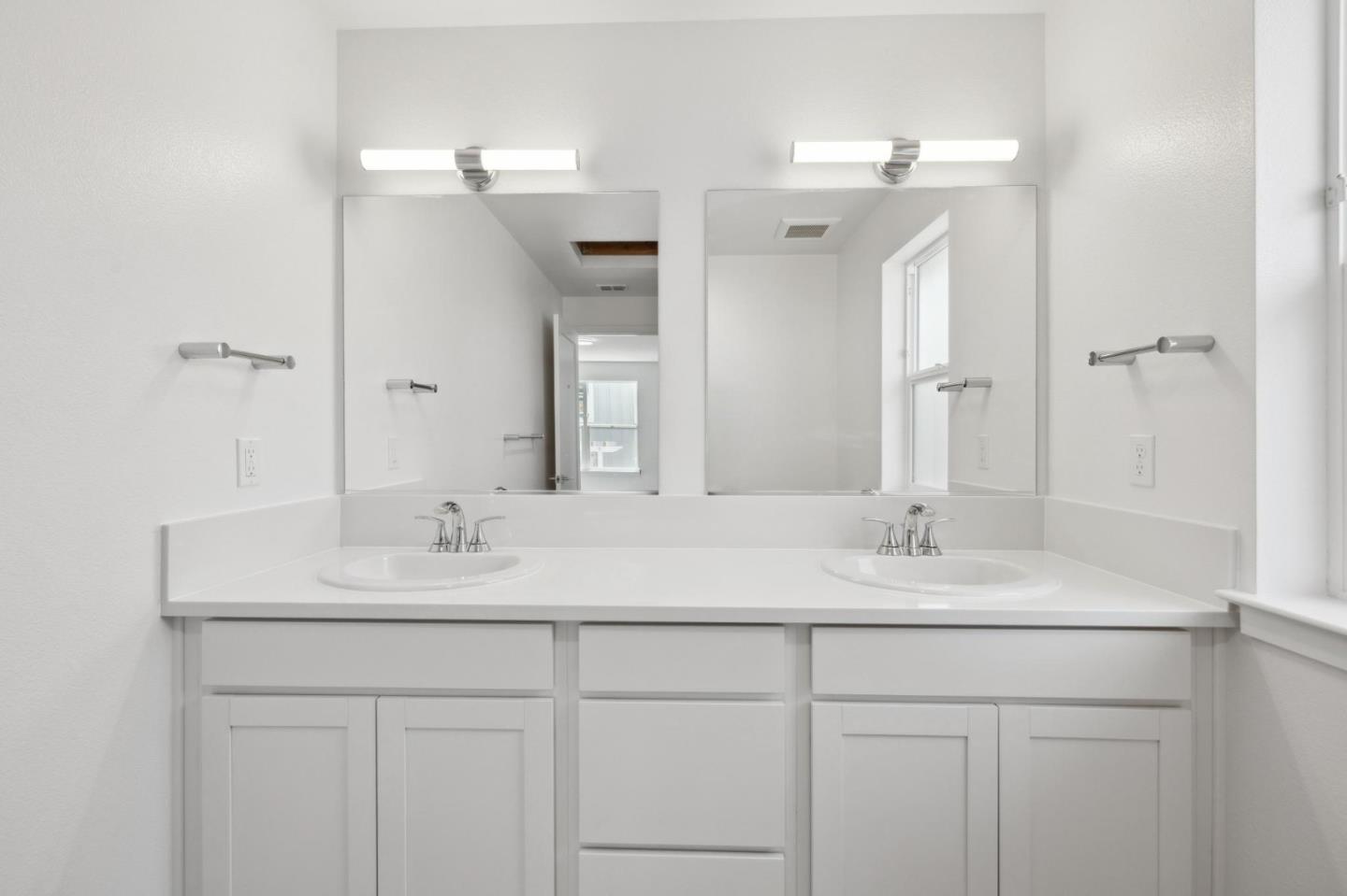Detail Gallery Image 13 of 24 For 130 Skyline Vista Way, Watsonville,  CA 95076 - 3 Beds | 3/1 Baths