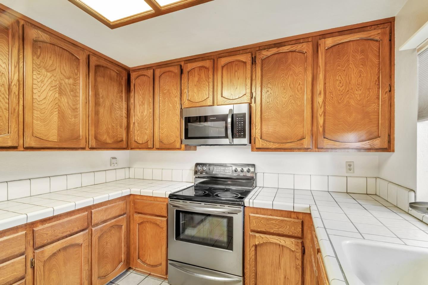 Detail Gallery Image 15 of 49 For 495 Spring Ave, Morgan Hill,  CA 95037 - 4 Beds | 2/1 Baths