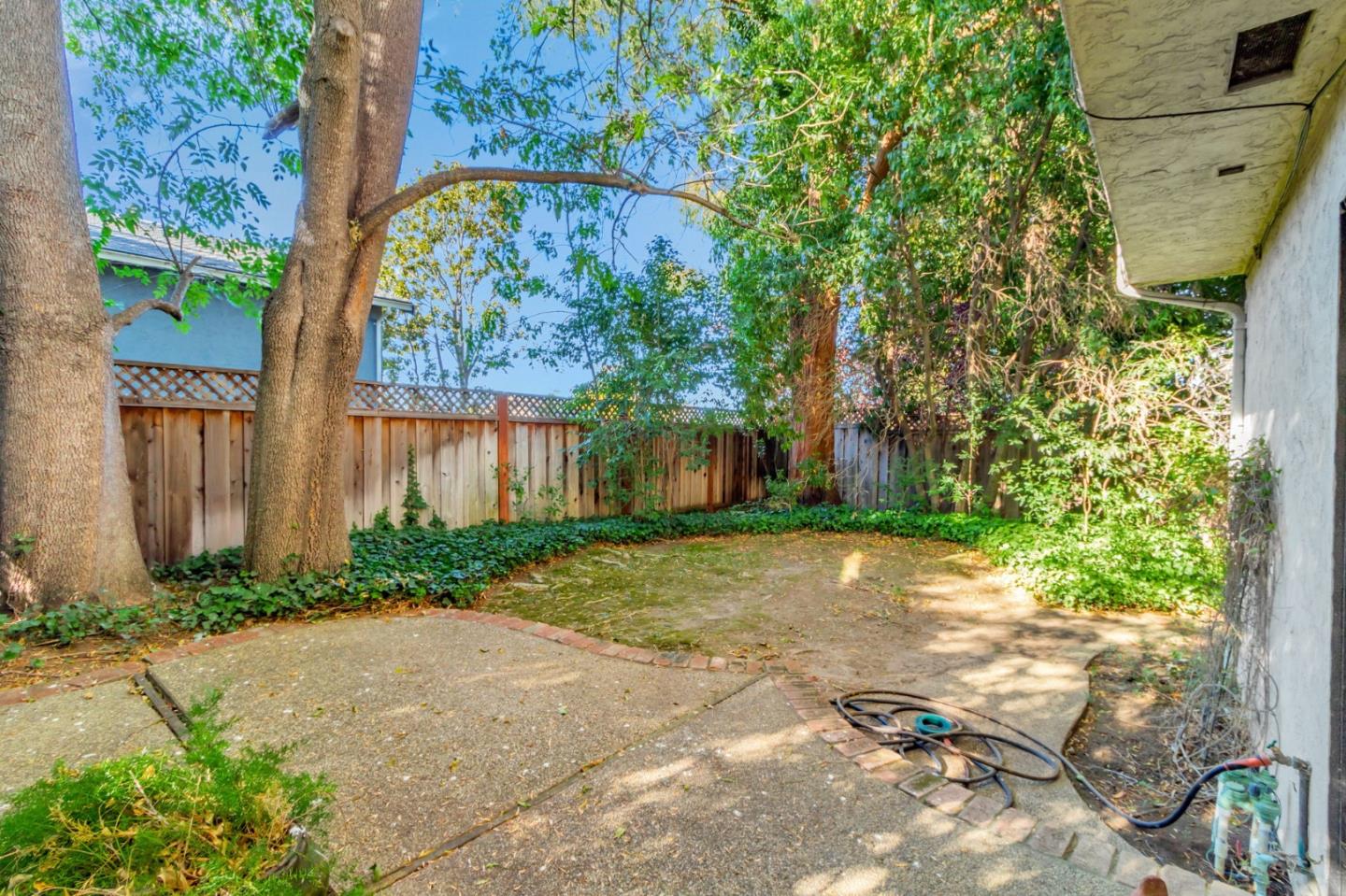 Detail Gallery Image 3 of 49 For 495 Spring Ave, Morgan Hill,  CA 95037 - 4 Beds | 2/1 Baths