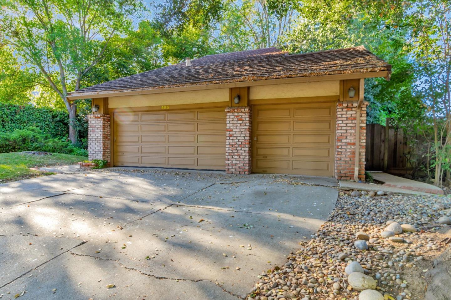 Detail Gallery Image 4 of 49 For 495 Spring Ave, Morgan Hill,  CA 95037 - 4 Beds | 2/1 Baths