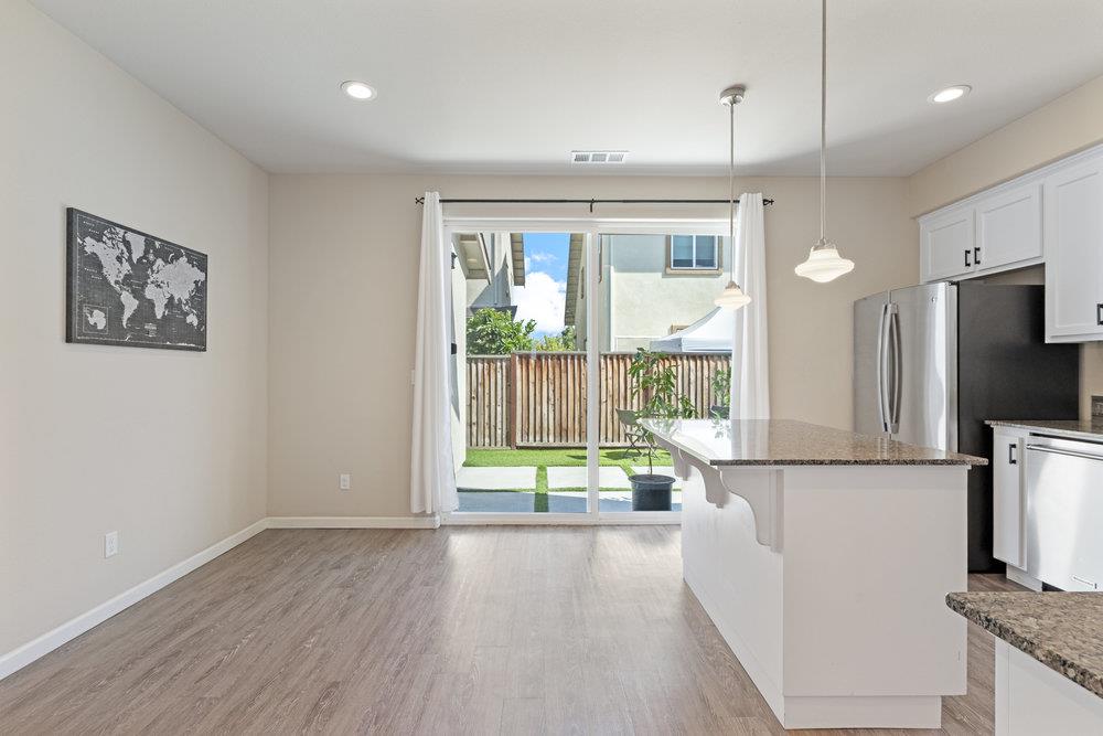 Detail Gallery Image 14 of 41 For 1670 Panorama Dr, Hollister,  CA 95023 - 3 Beds | 2/1 Baths