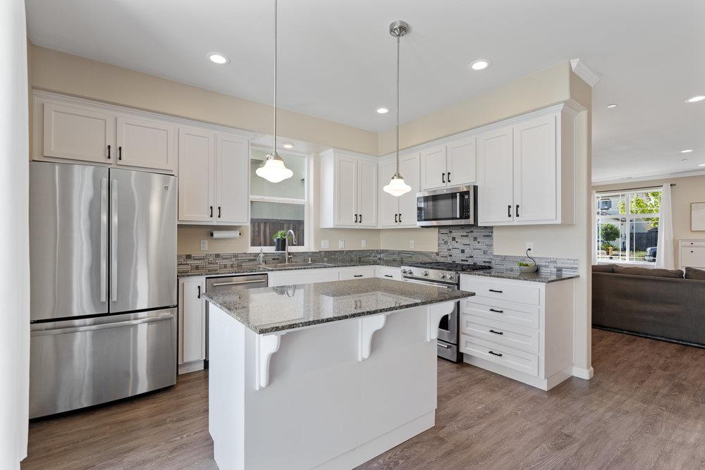 Detail Gallery Image 17 of 41 For 1670 Panorama Dr, Hollister,  CA 95023 - 3 Beds | 2/1 Baths