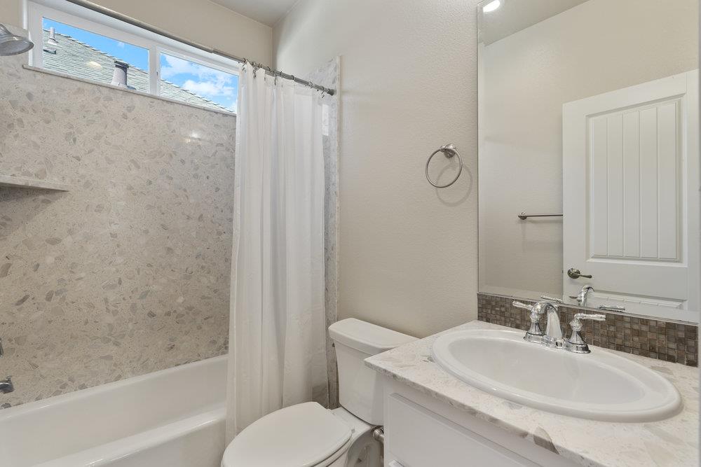 Detail Gallery Image 24 of 41 For 1670 Panorama Dr, Hollister,  CA 95023 - 3 Beds | 2/1 Baths