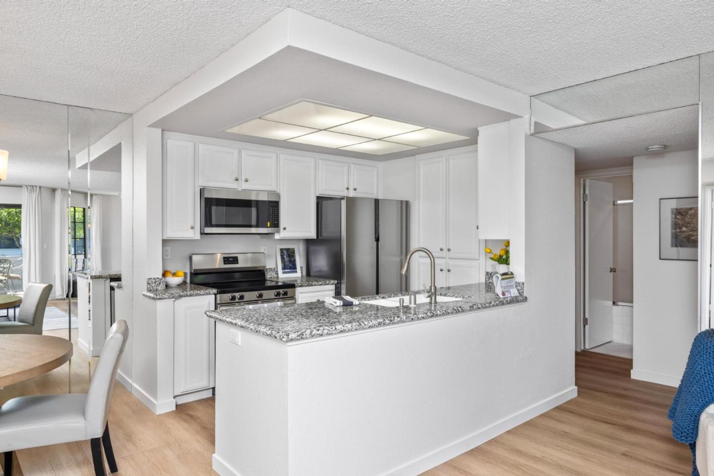 Detail Gallery Image 11 of 37 For 1989 Vista Del Mar, San Mateo,  CA 94404 - 2 Beds | 2 Baths