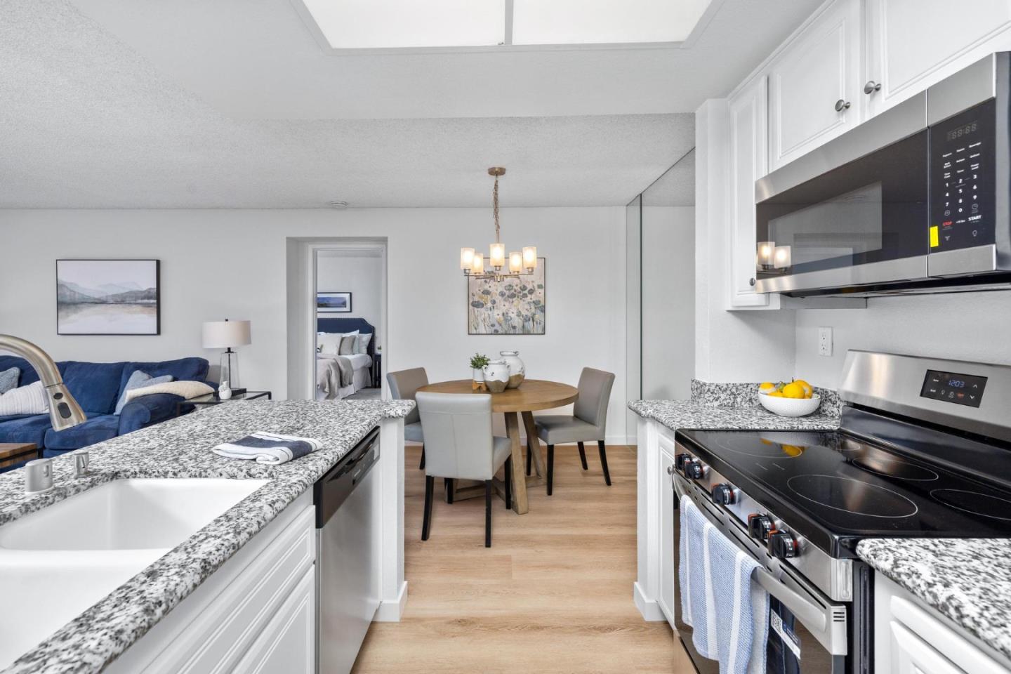 Detail Gallery Image 13 of 37 For 1989 Vista Del Mar, San Mateo,  CA 94404 - 2 Beds | 2 Baths