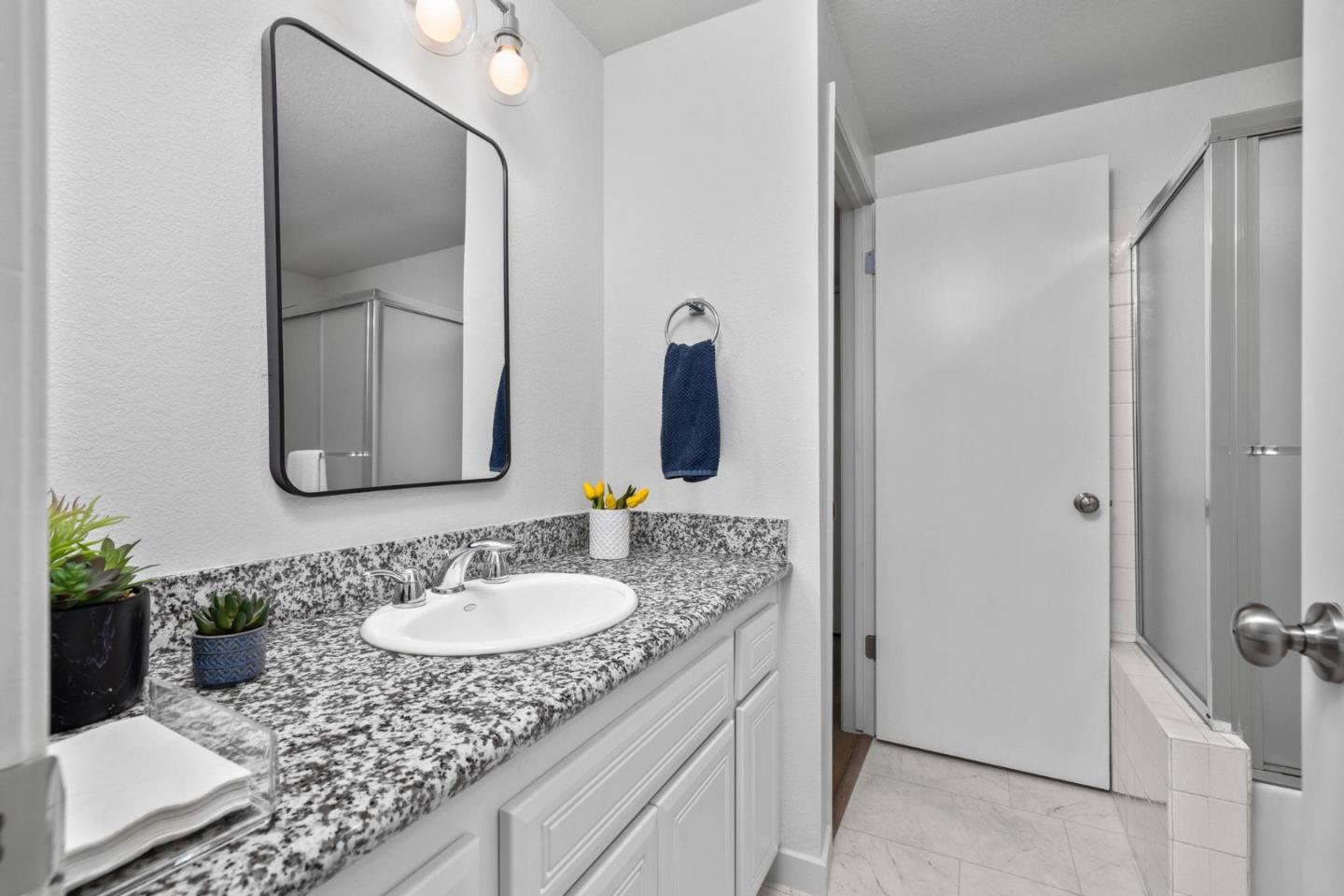Detail Gallery Image 22 of 37 For 1989 Vista Del Mar, San Mateo,  CA 94404 - 2 Beds | 2 Baths