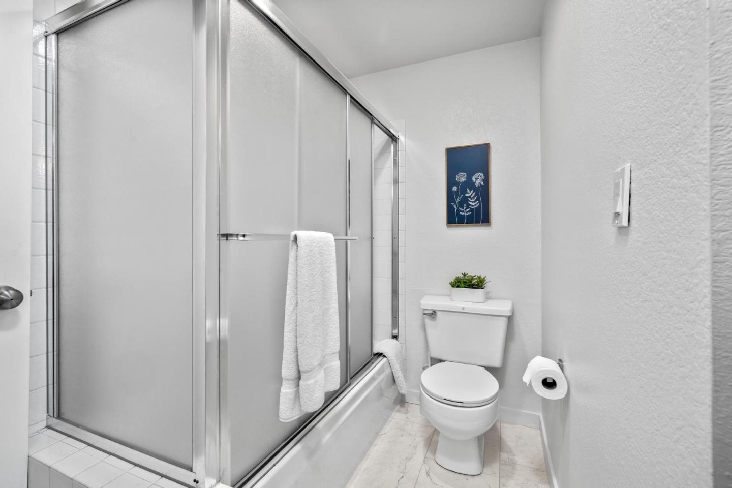 Detail Gallery Image 23 of 37 For 1989 Vista Del Mar, San Mateo,  CA 94404 - 2 Beds | 2 Baths