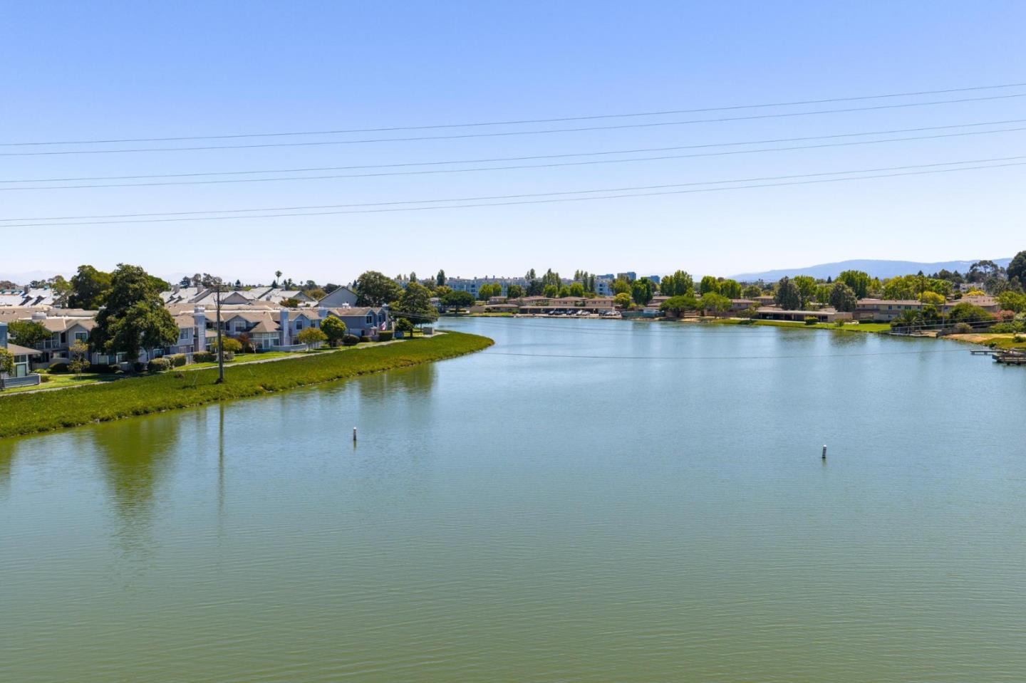 Detail Gallery Image 3 of 37 For 1989 Vista Del Mar, San Mateo,  CA 94404 - 2 Beds | 2 Baths