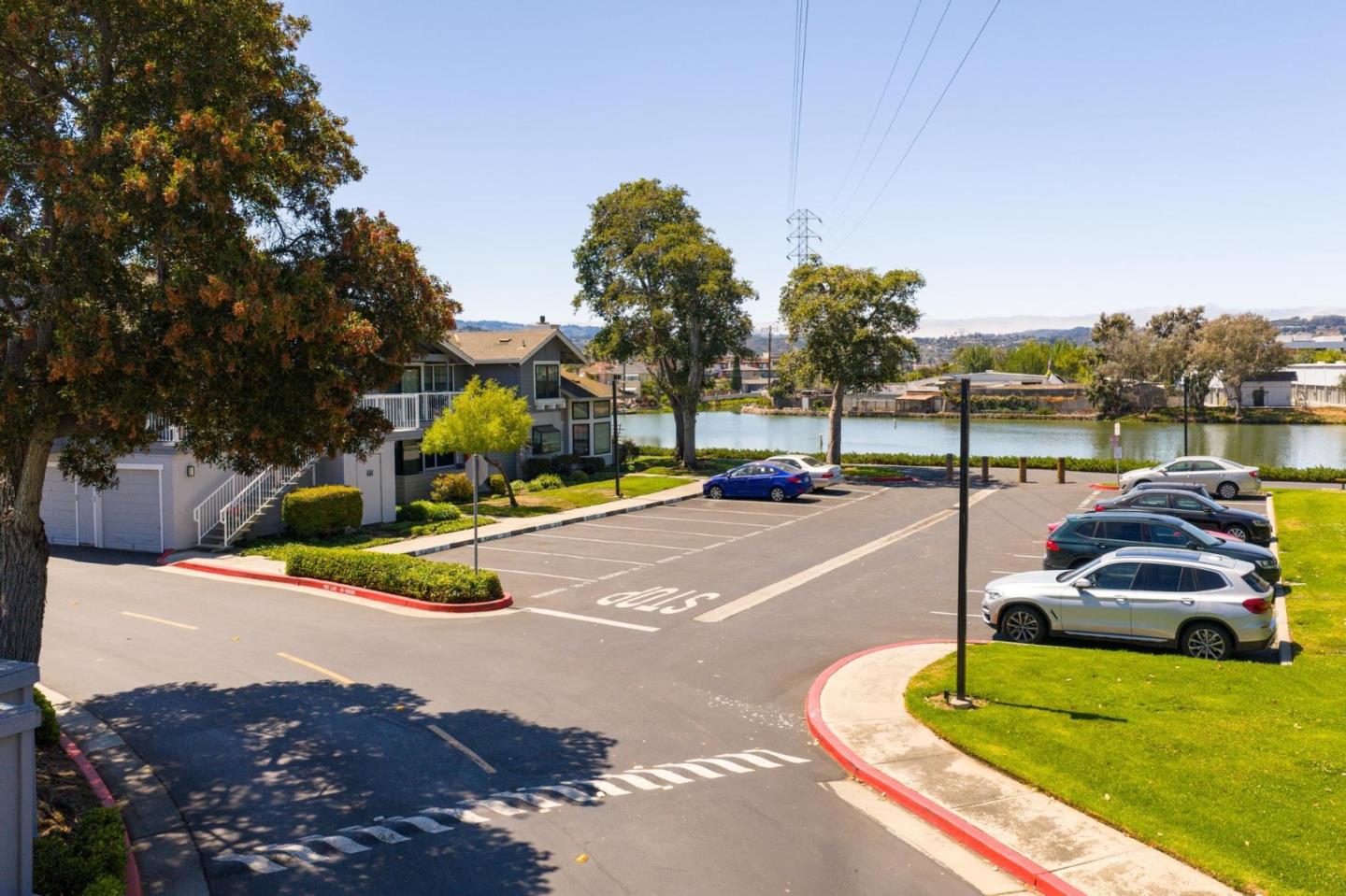 Detail Gallery Image 32 of 37 For 1989 Vista Del Mar, San Mateo,  CA 94404 - 2 Beds | 2 Baths