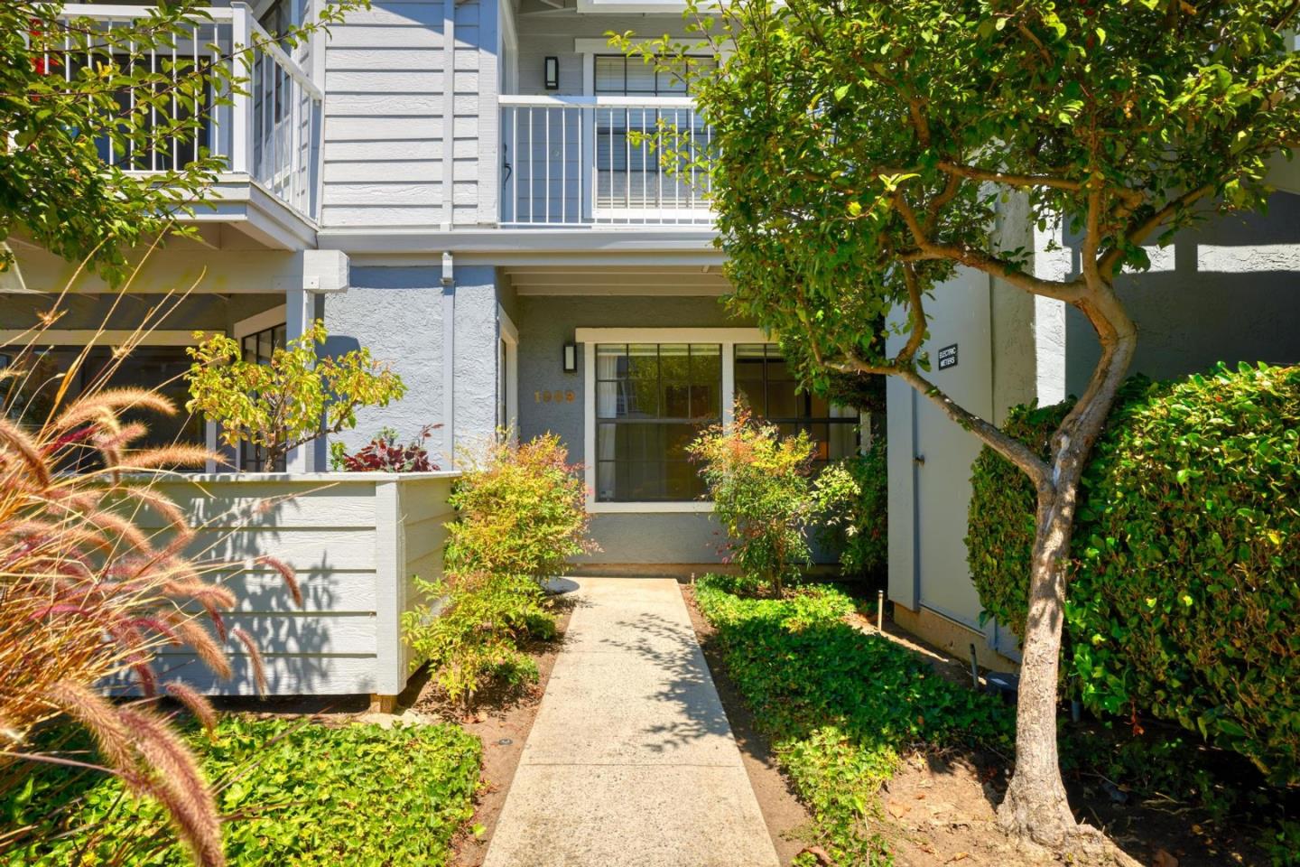 Detail Gallery Image 7 of 37 For 1989 Vista Del Mar, San Mateo,  CA 94404 - 2 Beds | 2 Baths