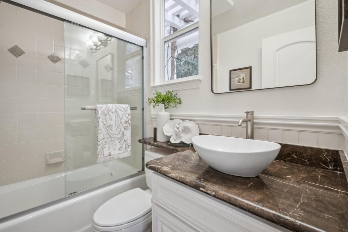 Detail Gallery Image 16 of 49 For 2325 Olea Ct, Gilroy,  CA 95020 - 5 Beds | 4/1 Baths