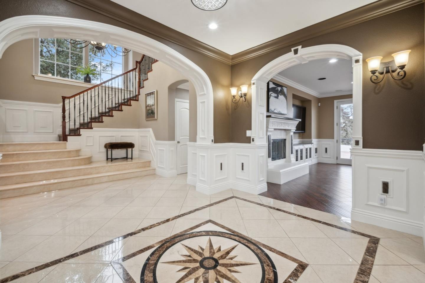 Detail Gallery Image 3 of 49 For 2325 Olea Ct, Gilroy,  CA 95020 - 5 Beds | 4/1 Baths