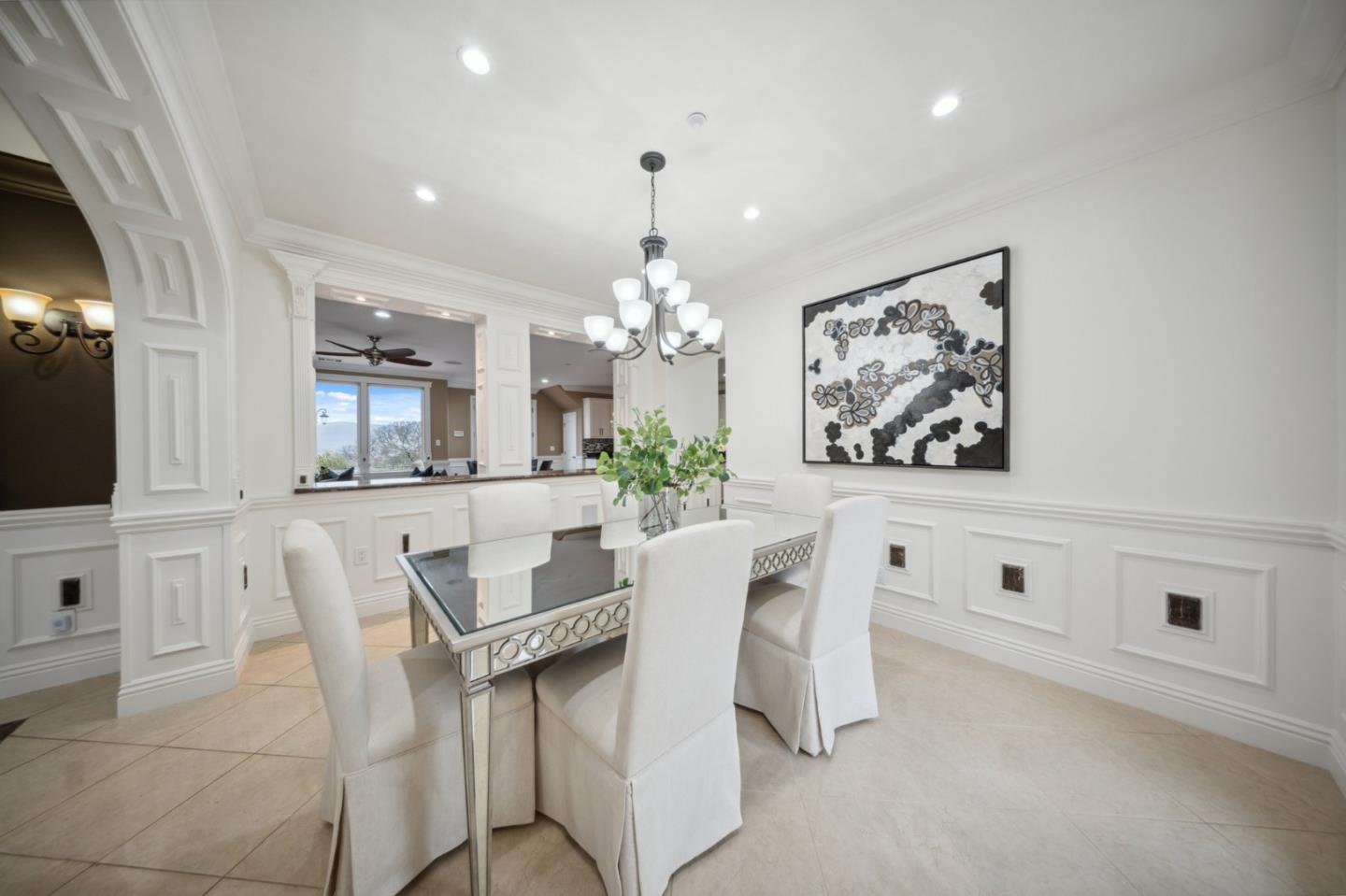 Detail Gallery Image 8 of 49 For 2325 Olea Ct, Gilroy,  CA 95020 - 5 Beds | 4/1 Baths