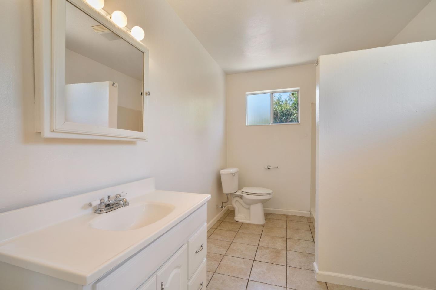 Detail Gallery Image 14 of 28 For 757 7th Ave, Redwood City,  CA 94063 - 2 Beds | 2 Baths
