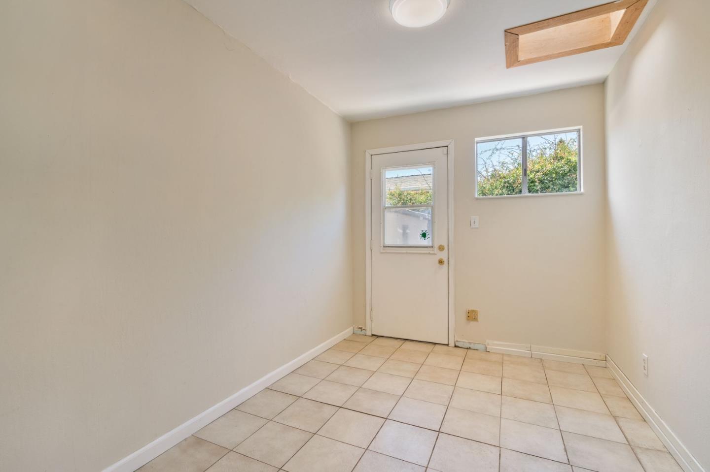 Detail Gallery Image 16 of 28 For 757 7th Ave, Redwood City,  CA 94063 - 2 Beds | 2 Baths