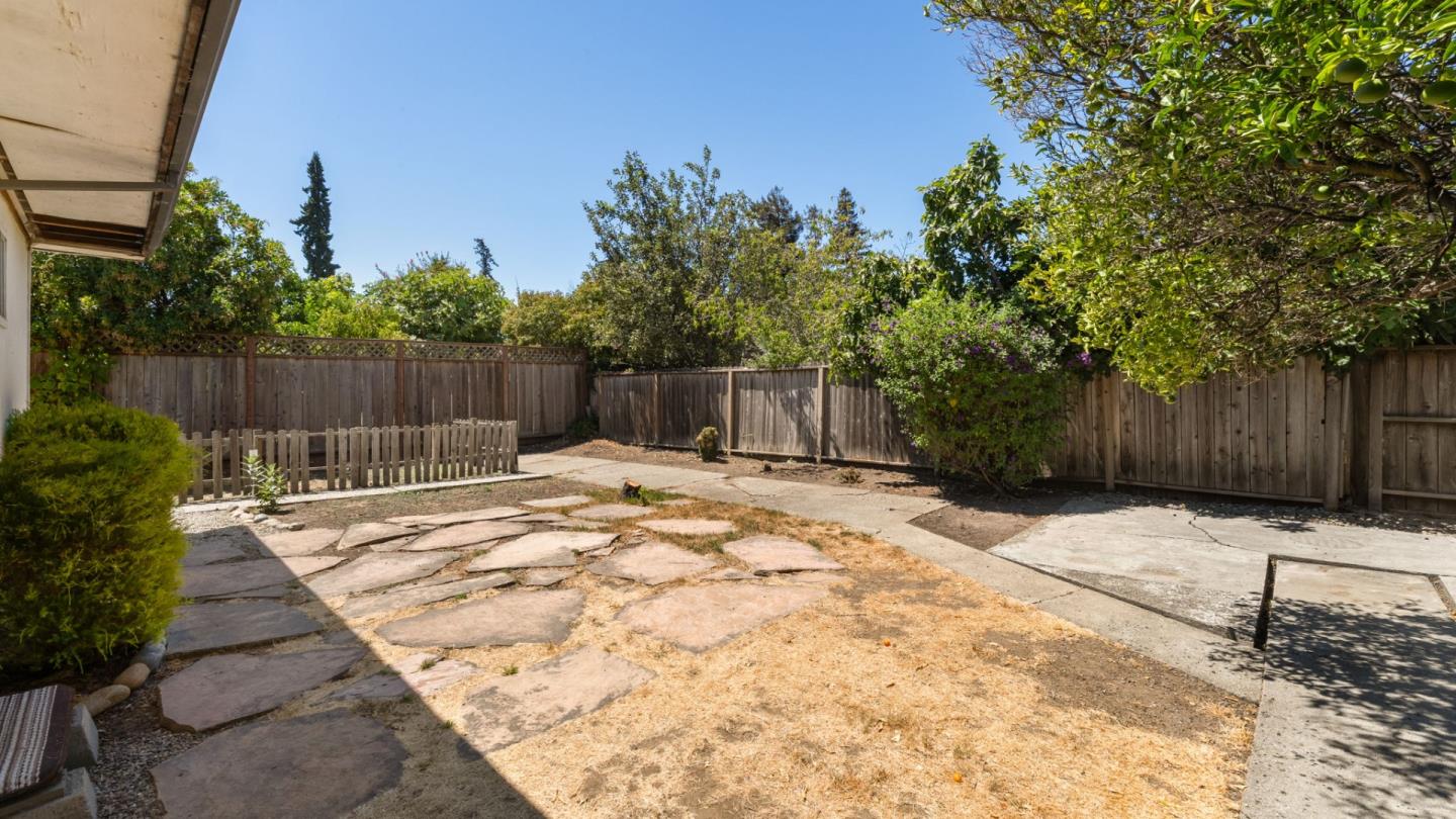 Detail Gallery Image 17 of 28 For 757 7th Ave, Redwood City,  CA 94063 - 2 Beds | 2 Baths