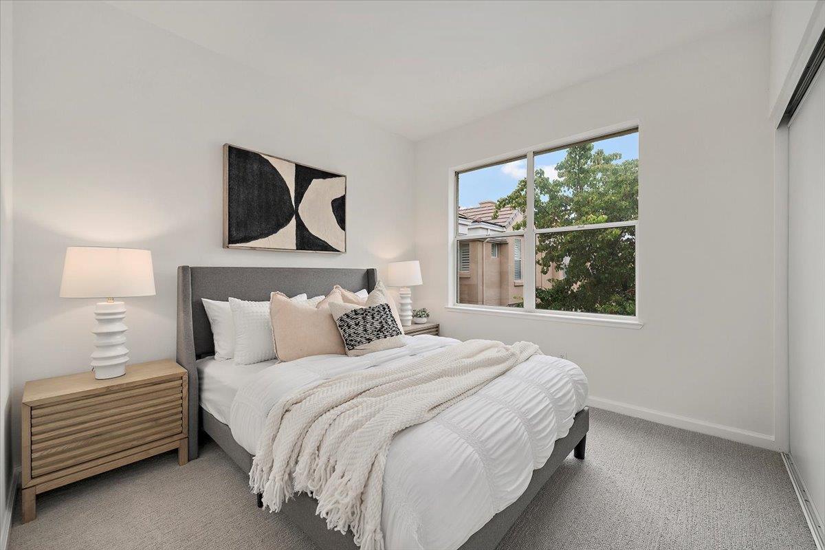 Detail Gallery Image 13 of 27 For 153 Irene Ct, Mountain View,  CA 94043 - 3 Beds | 2/1 Baths