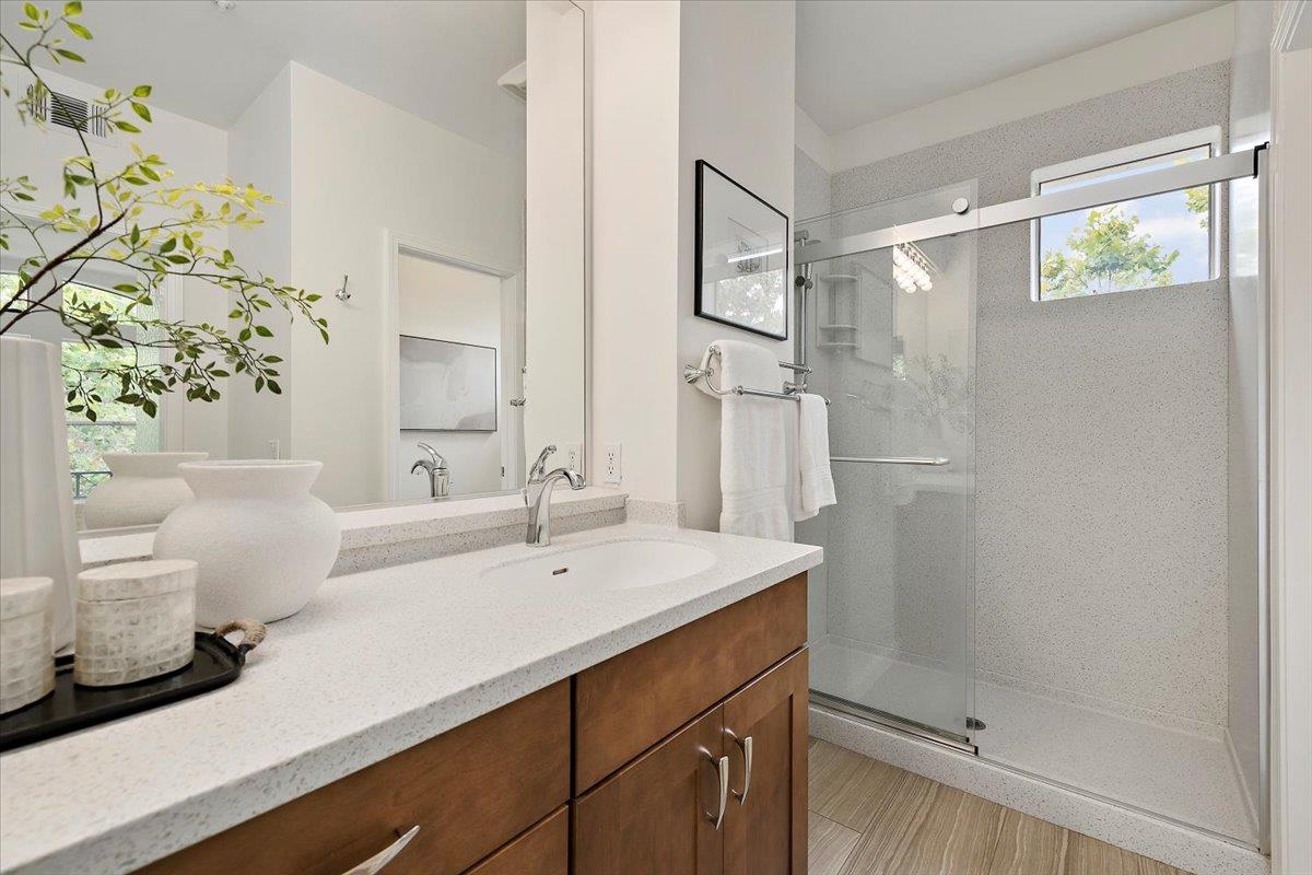 Detail Gallery Image 18 of 27 For 153 Irene Ct, Mountain View,  CA 94043 - 3 Beds | 2/1 Baths
