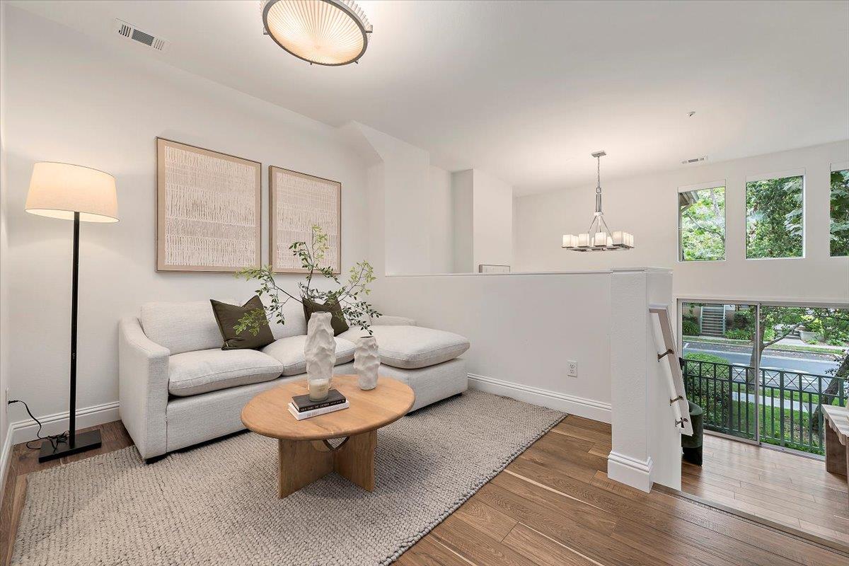 Detail Gallery Image 6 of 27 For 153 Irene Ct, Mountain View,  CA 94043 - 3 Beds | 2/1 Baths