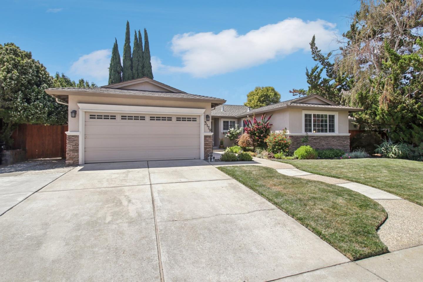 Detail Gallery Image 2 of 41 For 3179 Linkfield Way, San Jose,  CA 95135 - 4 Beds | 2 Baths