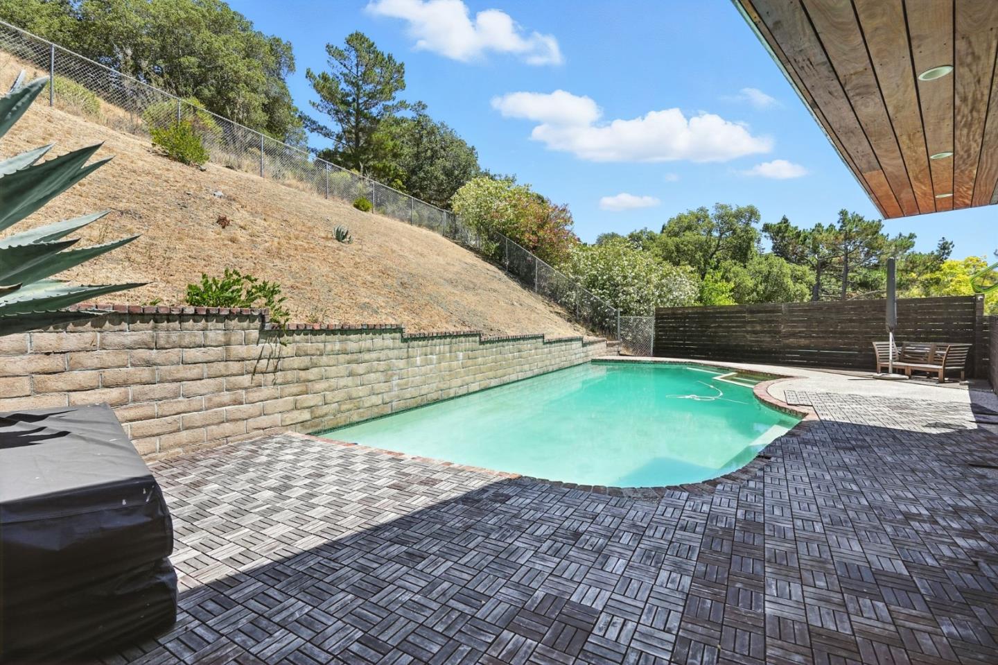 Detail Gallery Image 17 of 21 For 1281 Crestview Dr, San Carlos,  CA 94070 - 4 Beds | 2/1 Baths