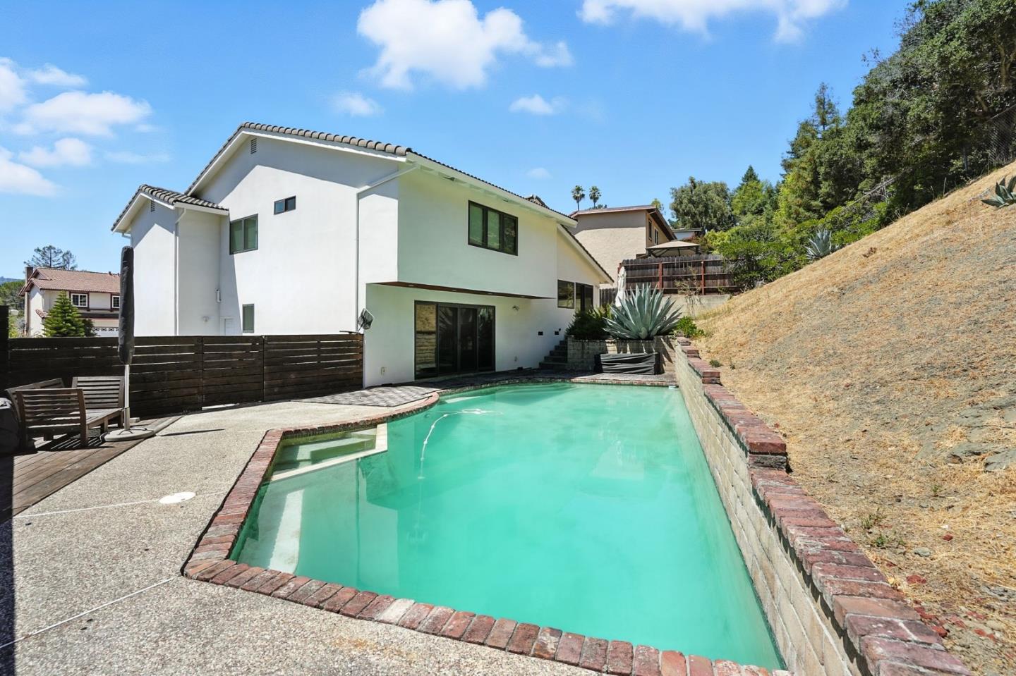 Detail Gallery Image 18 of 21 For 1281 Crestview Dr, San Carlos,  CA 94070 - 4 Beds | 2/1 Baths
