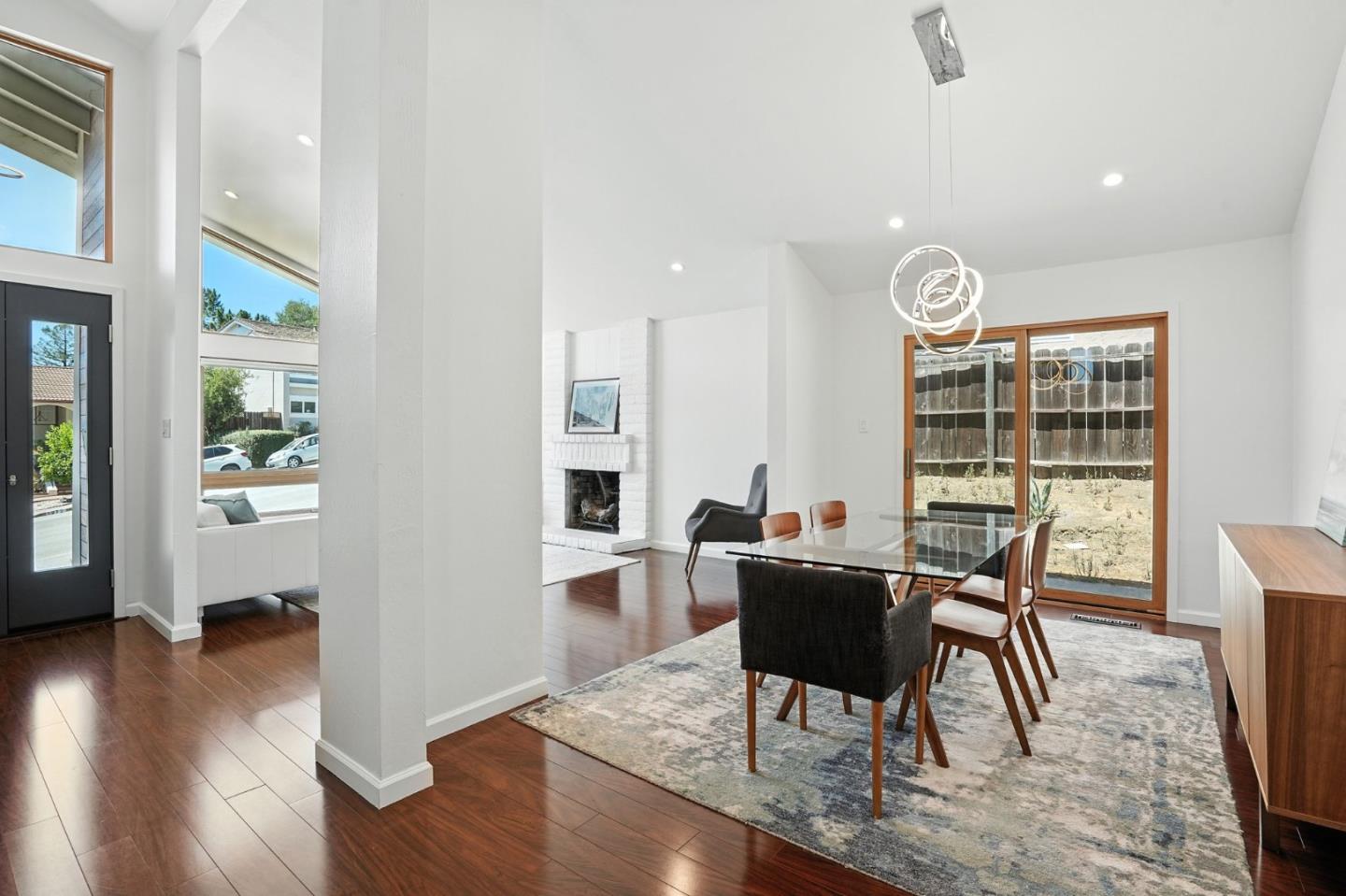 Detail Gallery Image 3 of 21 For 1281 Crestview Dr, San Carlos,  CA 94070 - 4 Beds | 2/1 Baths