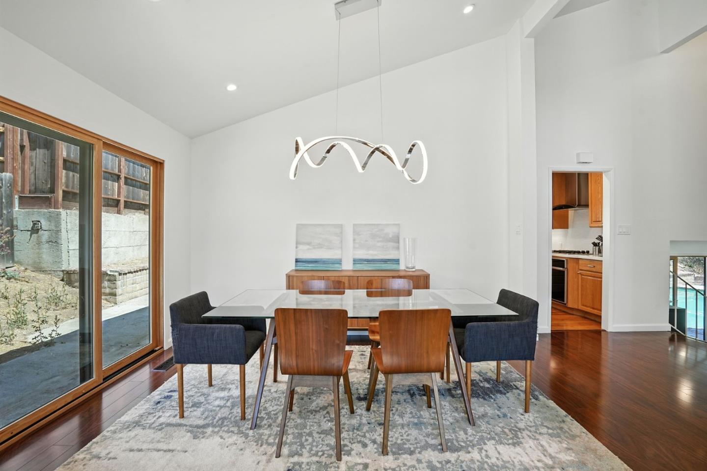 Detail Gallery Image 4 of 21 For 1281 Crestview Dr, San Carlos,  CA 94070 - 4 Beds | 2/1 Baths