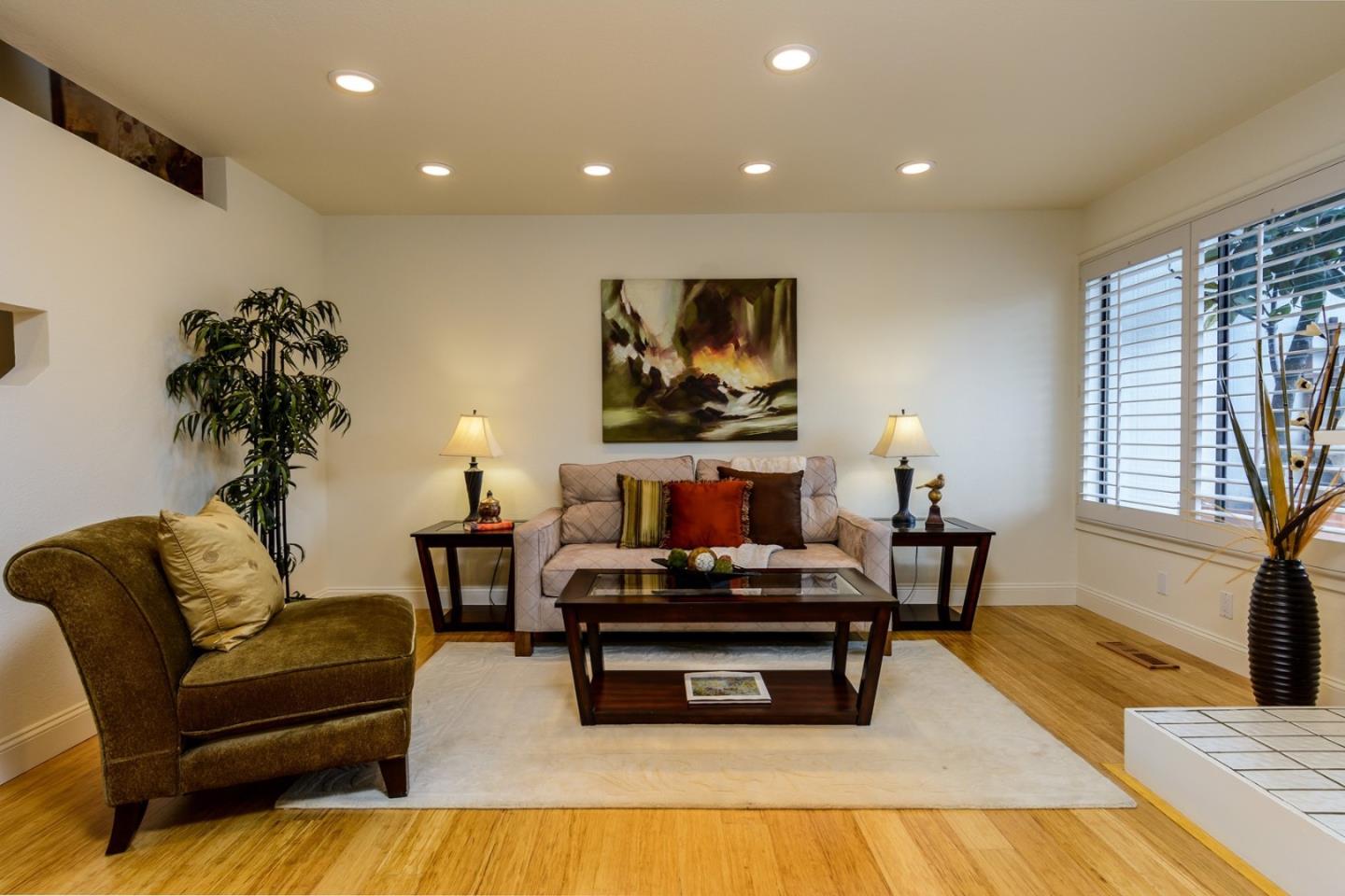 Detail Gallery Image 2 of 8 For 3405 La Selva St, San Mateo,  CA 94403 - 2 Beds | 1/1 Baths