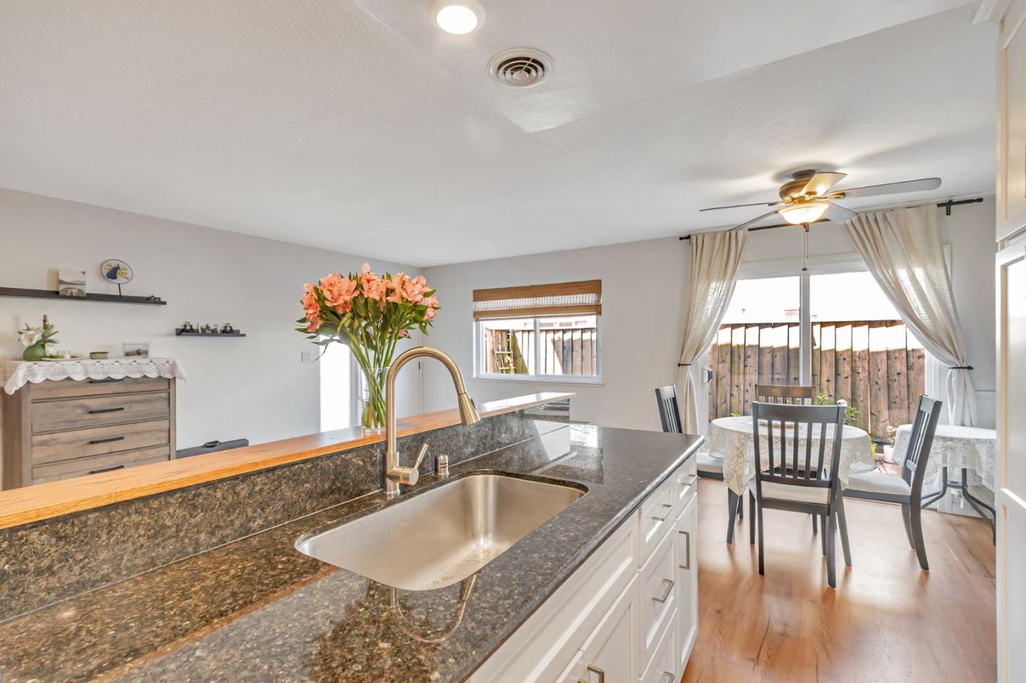 Detail Gallery Image 11 of 27 For 783 Delaware Ave #3,  San Jose,  CA 95123 - 2 Beds | 1 Baths
