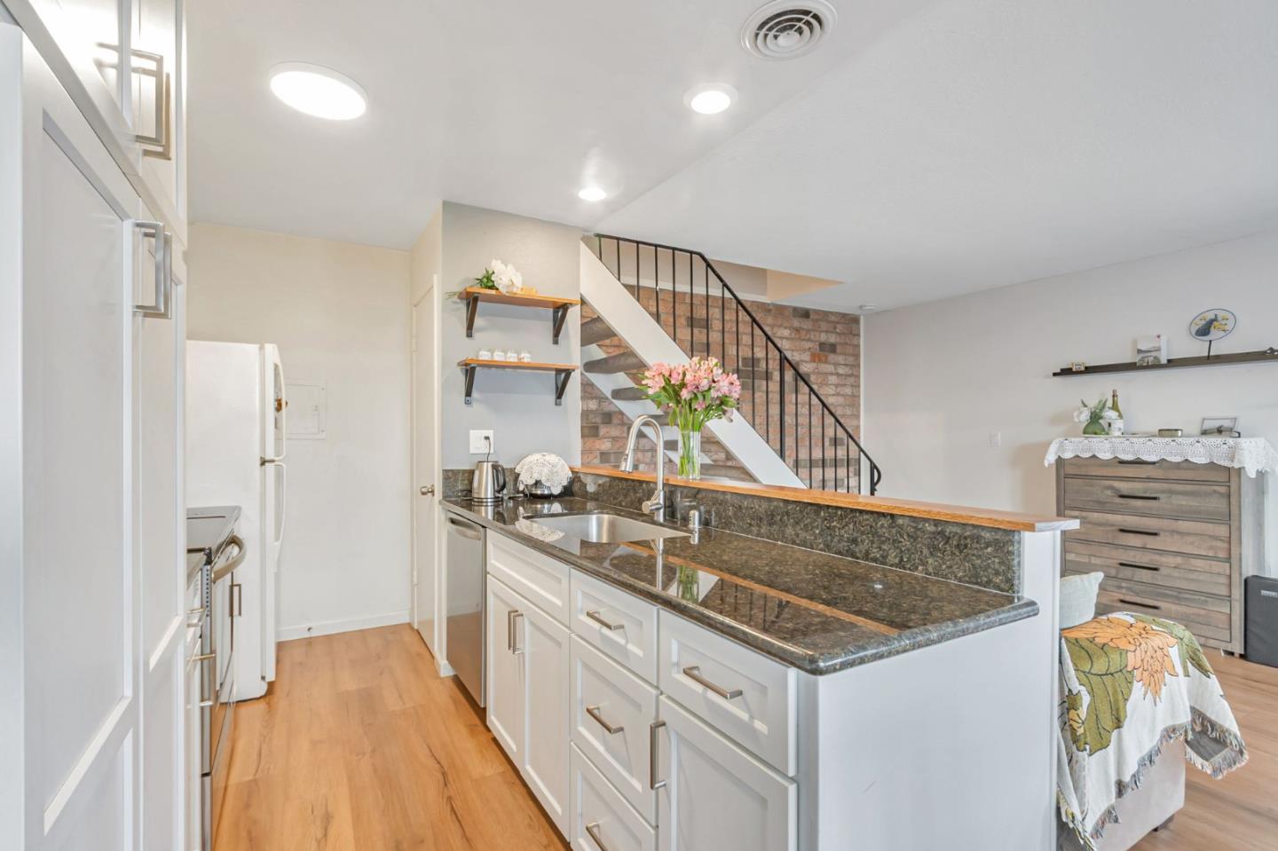Detail Gallery Image 12 of 27 For 783 Delaware Ave #3,  San Jose,  CA 95123 - 2 Beds | 1 Baths