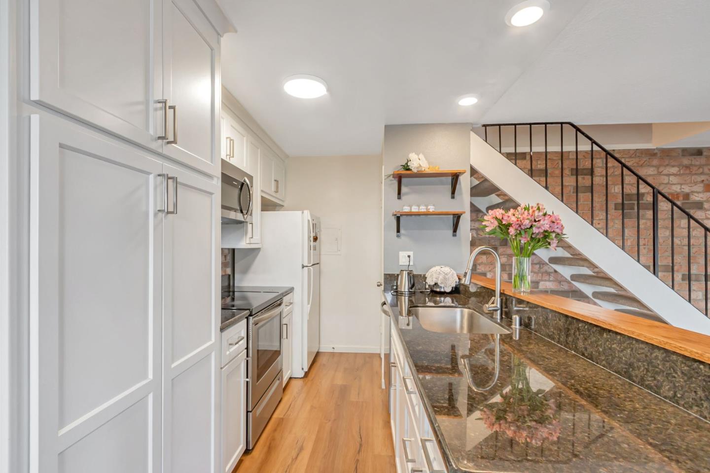 Detail Gallery Image 8 of 27 For 783 Delaware Ave #3,  San Jose,  CA 95123 - 2 Beds | 1 Baths