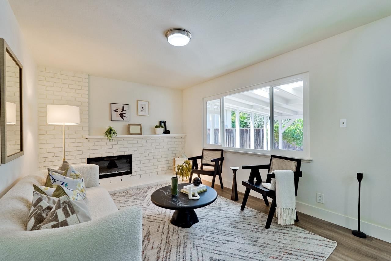 Detail Gallery Image 14 of 56 For 10211 E Estates Dr, Cupertino,  CA 95014 - 3 Beds | 2 Baths