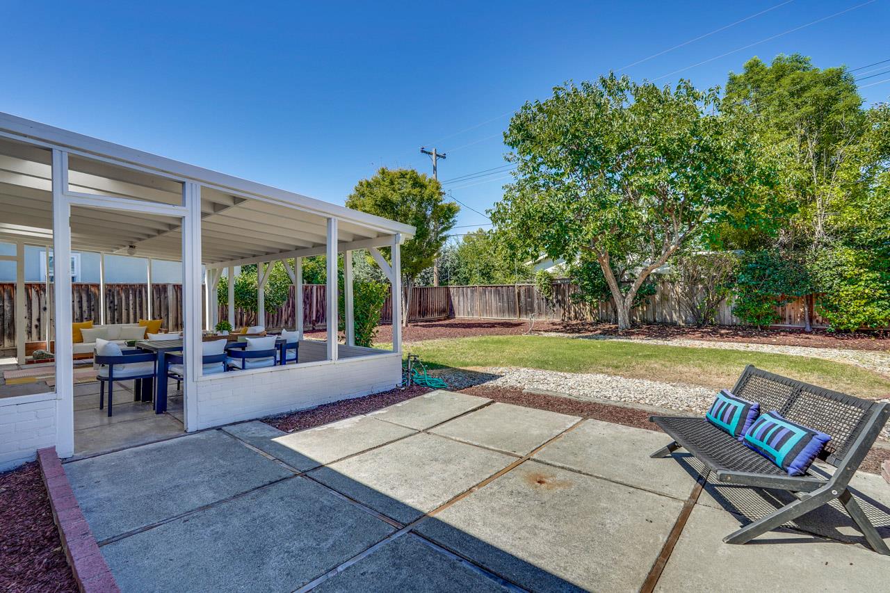 Detail Gallery Image 49 of 56 For 10211 E Estates Dr, Cupertino,  CA 95014 - 3 Beds | 2 Baths