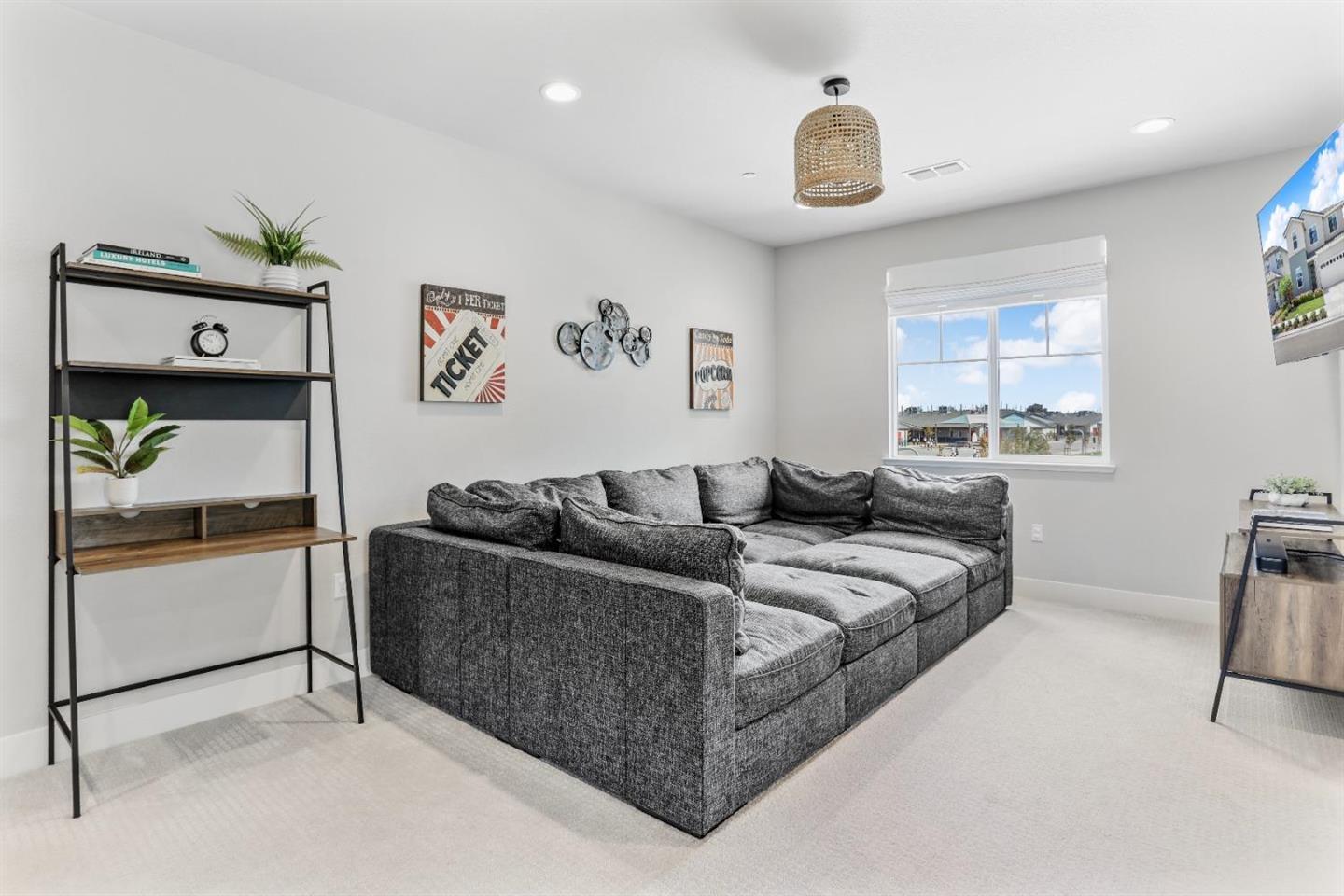 Detail Gallery Image 13 of 22 For 2812 Garden Farms Ave, Lathrop,  CA 95330 - 5 Beds | 3 Baths