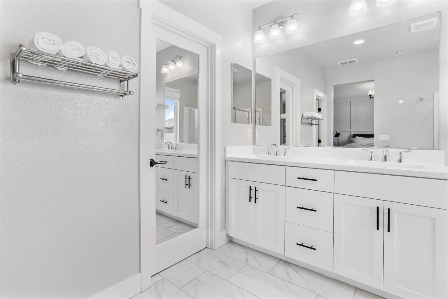 Detail Gallery Image 18 of 22 For 2812 Garden Farms Ave, Lathrop,  CA 95330 - 5 Beds | 3 Baths