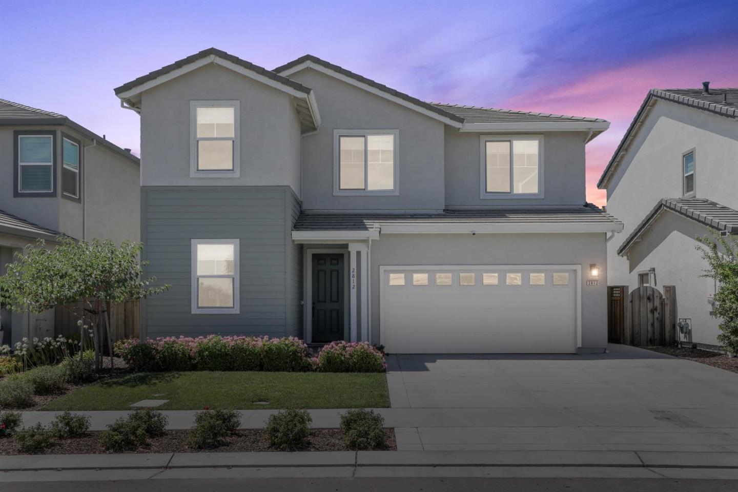 Detail Gallery Image 2 of 22 For 2812 Garden Farms Ave, Lathrop,  CA 95330 - 5 Beds | 3 Baths