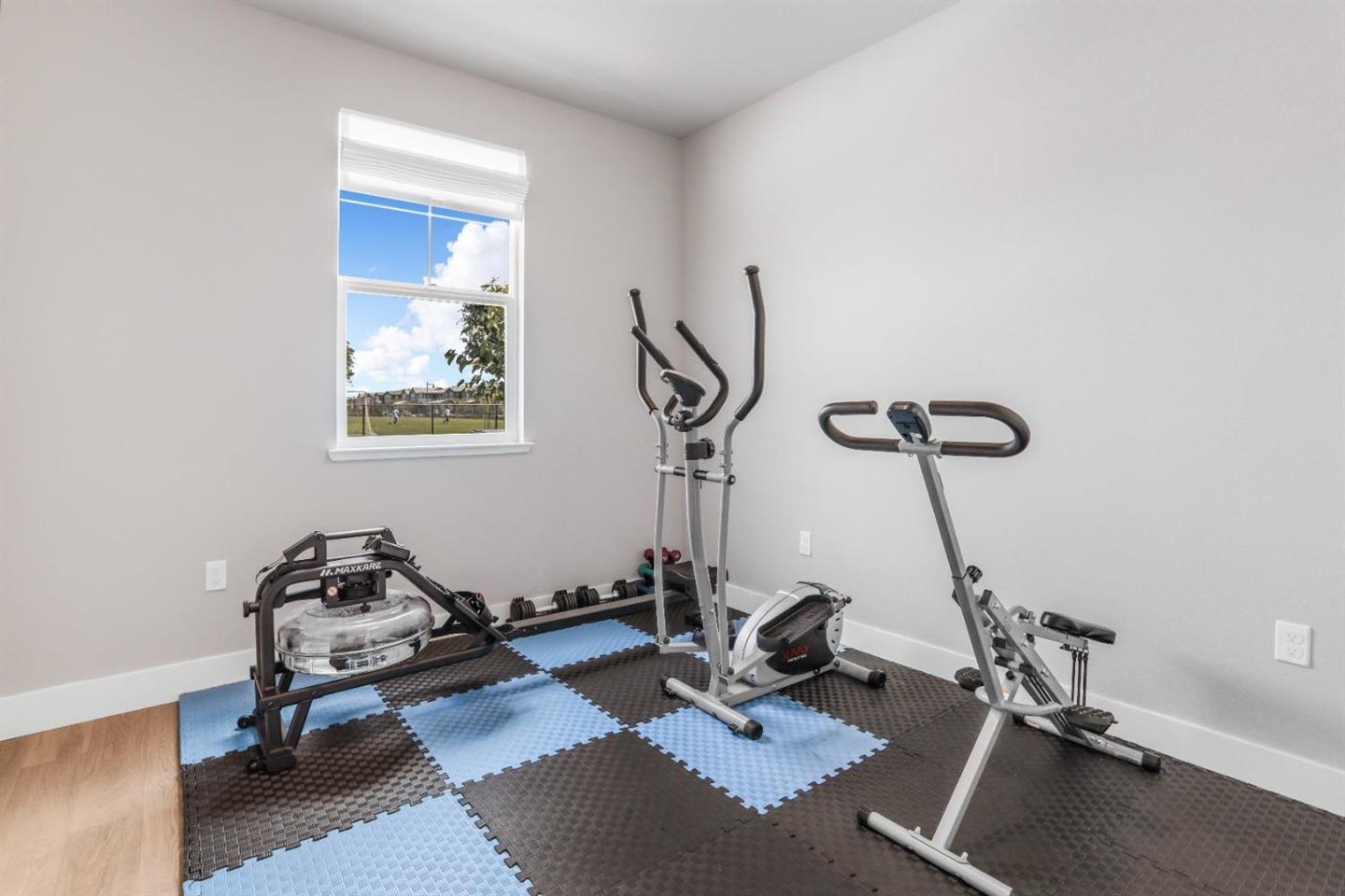 Detail Gallery Image 4 of 22 For 2812 Garden Farms Ave, Lathrop,  CA 95330 - 5 Beds | 3 Baths