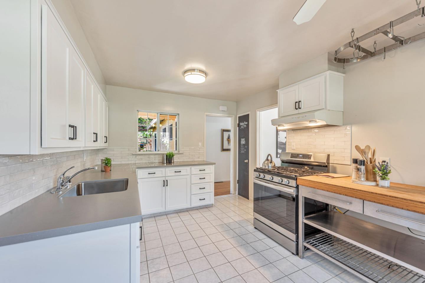 Detail Gallery Image 15 of 48 For 24505 2nd St, Hayward,  CA 94541 - 3 Beds | 2 Baths