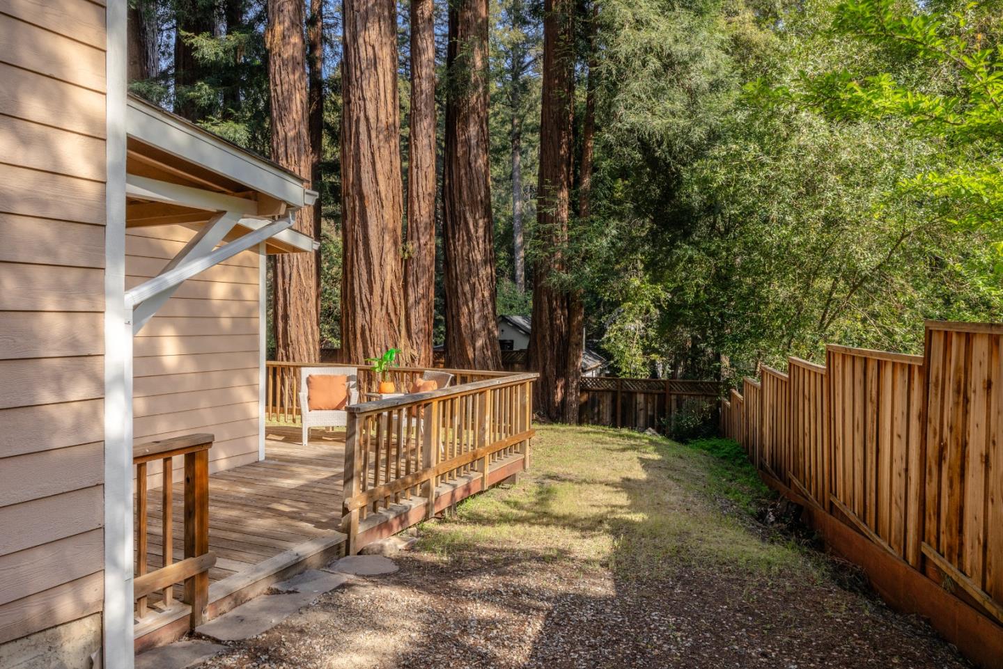 Detail Gallery Image 3 of 33 For 13950 Bear Creek Rd, Boulder Creek,  CA 95006 - 4 Beds | 2 Baths