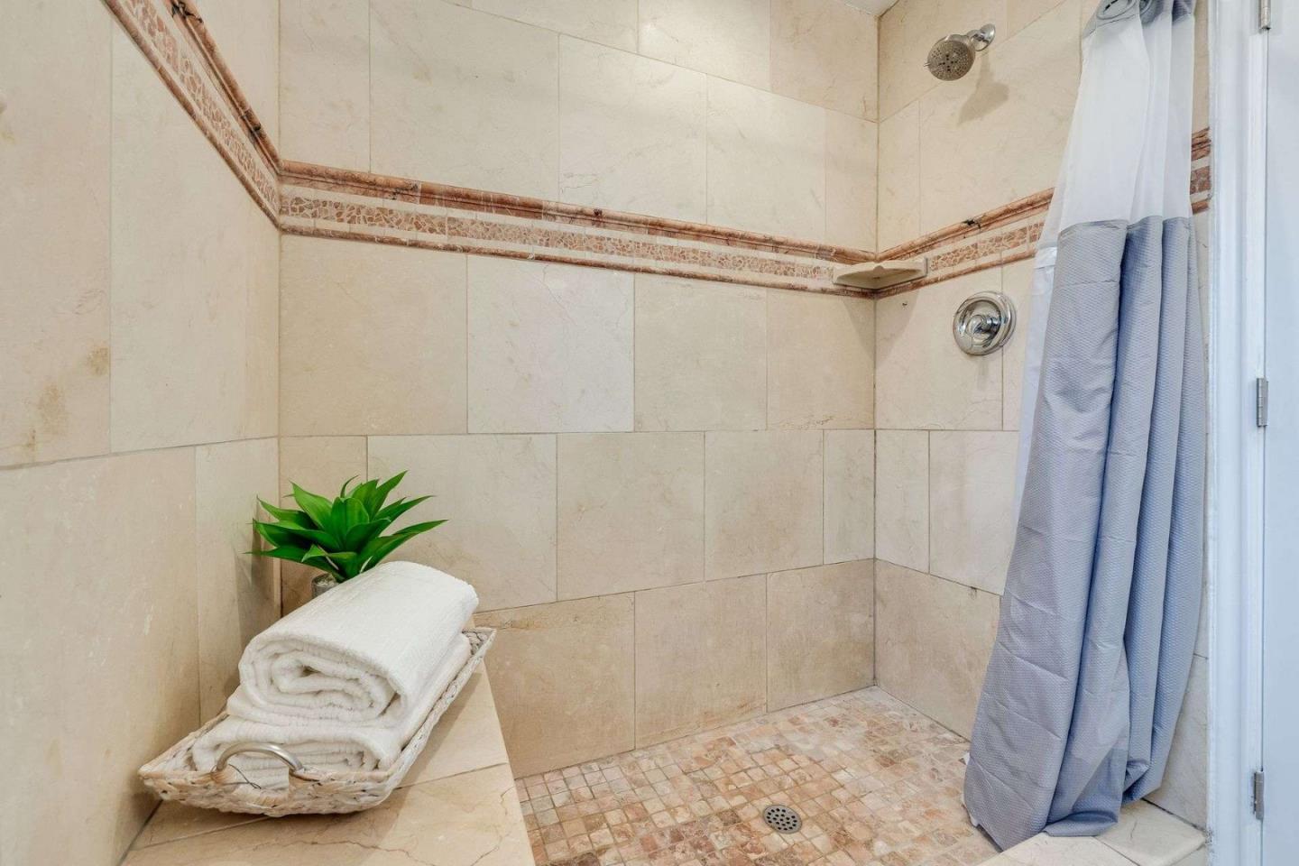 Detail Gallery Image 13 of 38 For 336 West Ct, San Jose,  CA 95116 - 4 Beds | 3 Baths
