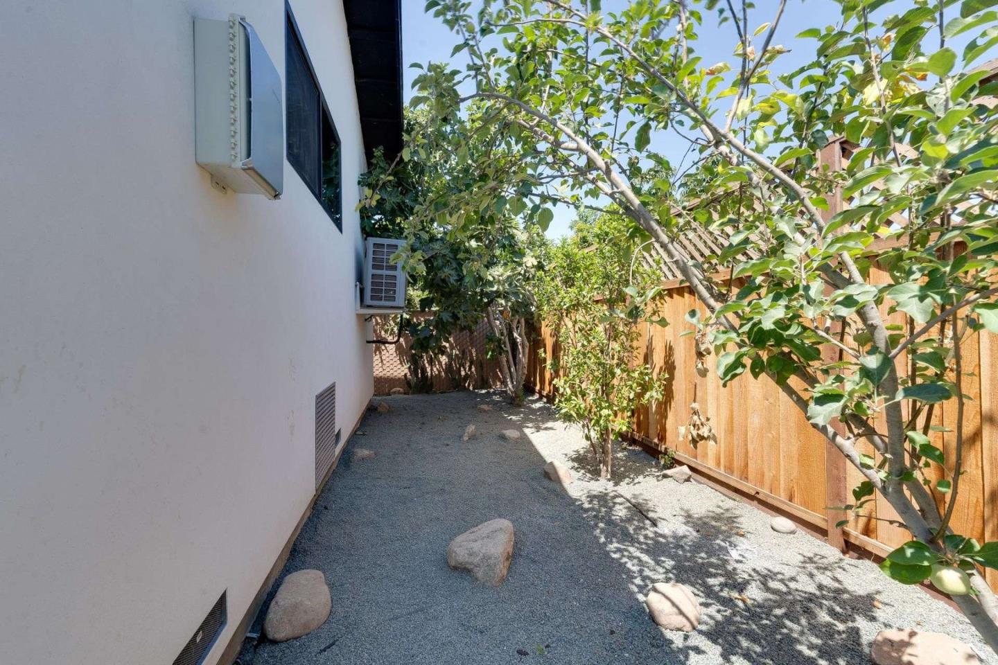 Detail Gallery Image 38 of 38 For 336 West Ct, San Jose,  CA 95116 - 4 Beds | 3 Baths