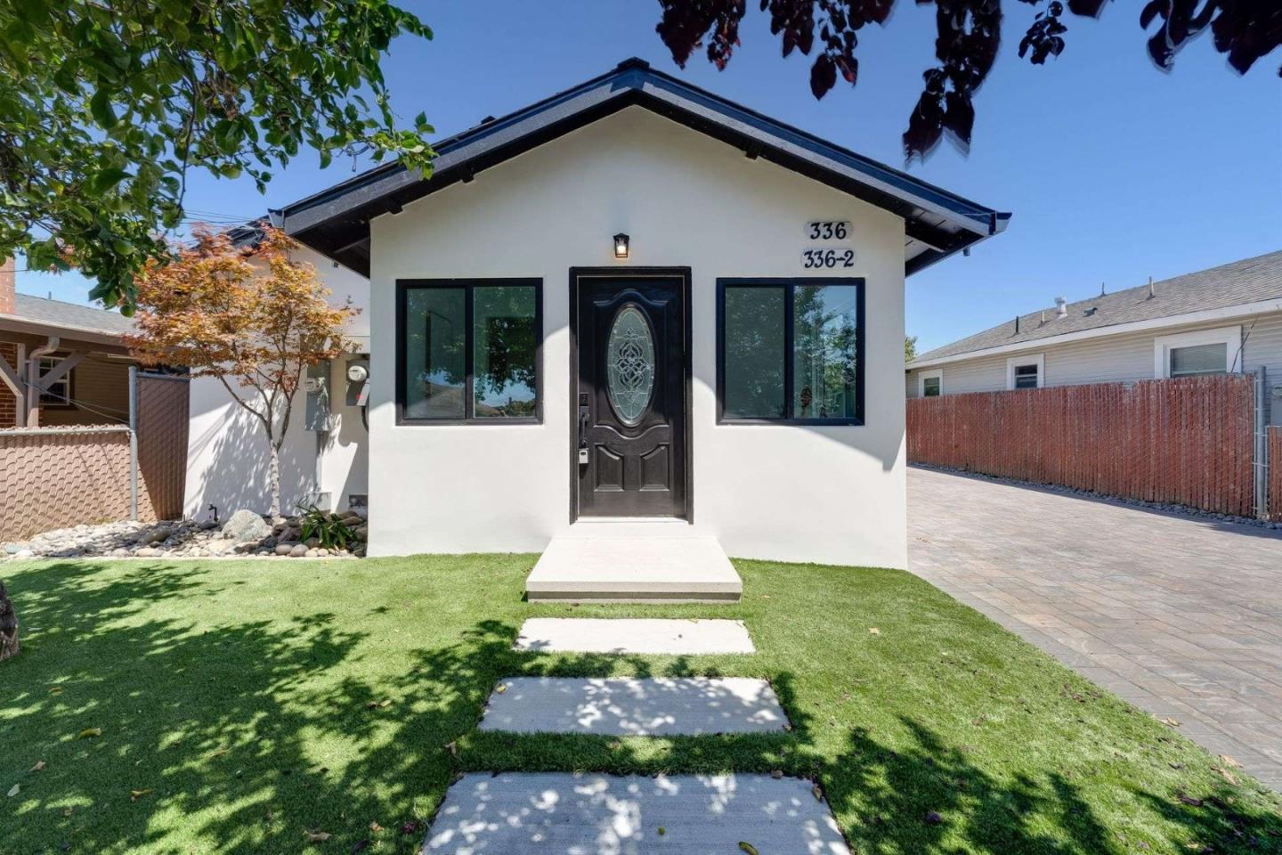 Detail Gallery Image 4 of 38 For 336 West Ct, San Jose,  CA 95116 - 4 Beds | 3 Baths