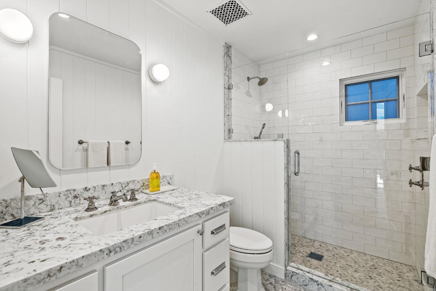 Detail Gallery Image 18 of 36 For Lincoln St 2 Nw of 13th Ave, Carmel,  CA 93921 - 3 Beds | 2/1 Baths