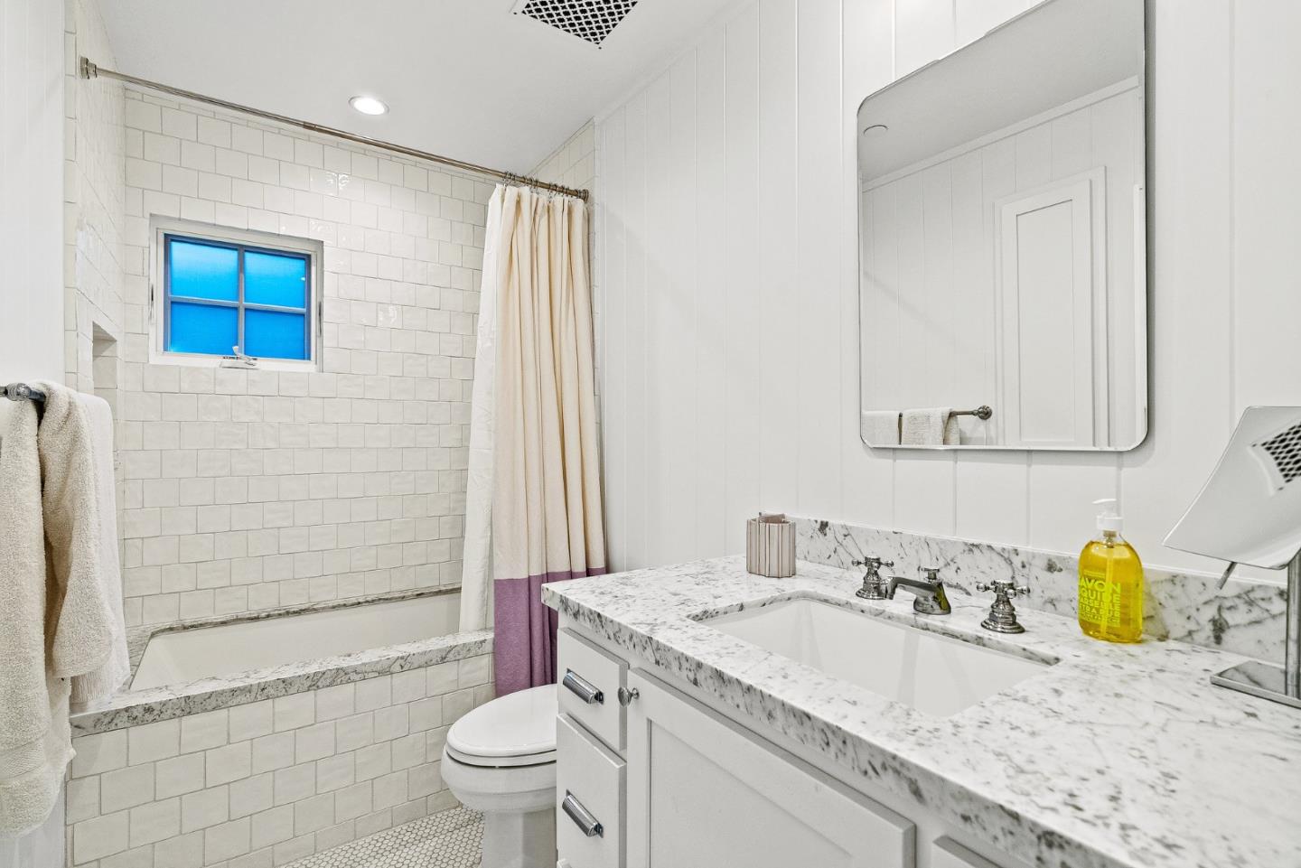 Detail Gallery Image 21 of 36 For Lincoln St 2 Nw of 13th Ave, Carmel,  CA 93921 - 3 Beds | 2/1 Baths