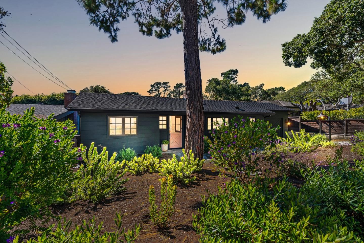 Detail Gallery Image 3 of 36 For Lincoln St 2 Nw of 13th Ave, Carmel,  CA 93921 - 3 Beds | 2/1 Baths
